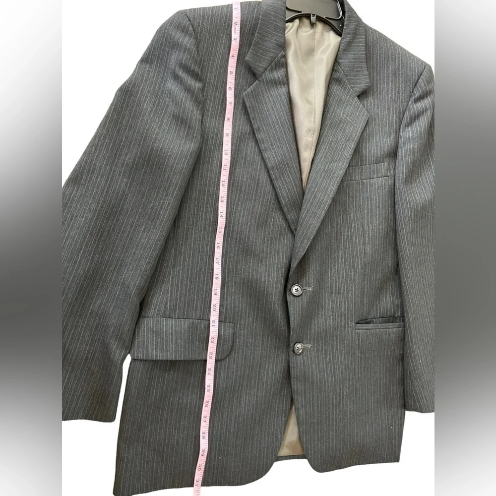 Kuppenheimer Suit‎ dark gray Pinstripe